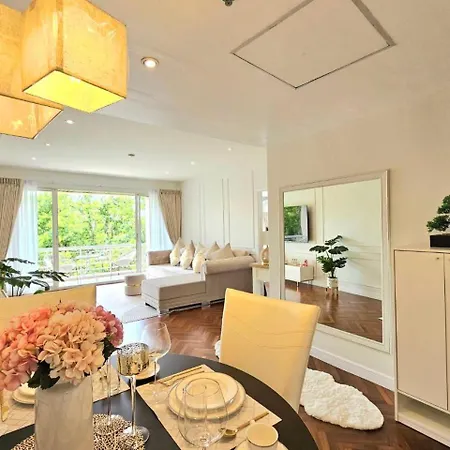 Baan Sansaran Excellent Apartment On The Beach With A Large Territory And Swimming Pools.